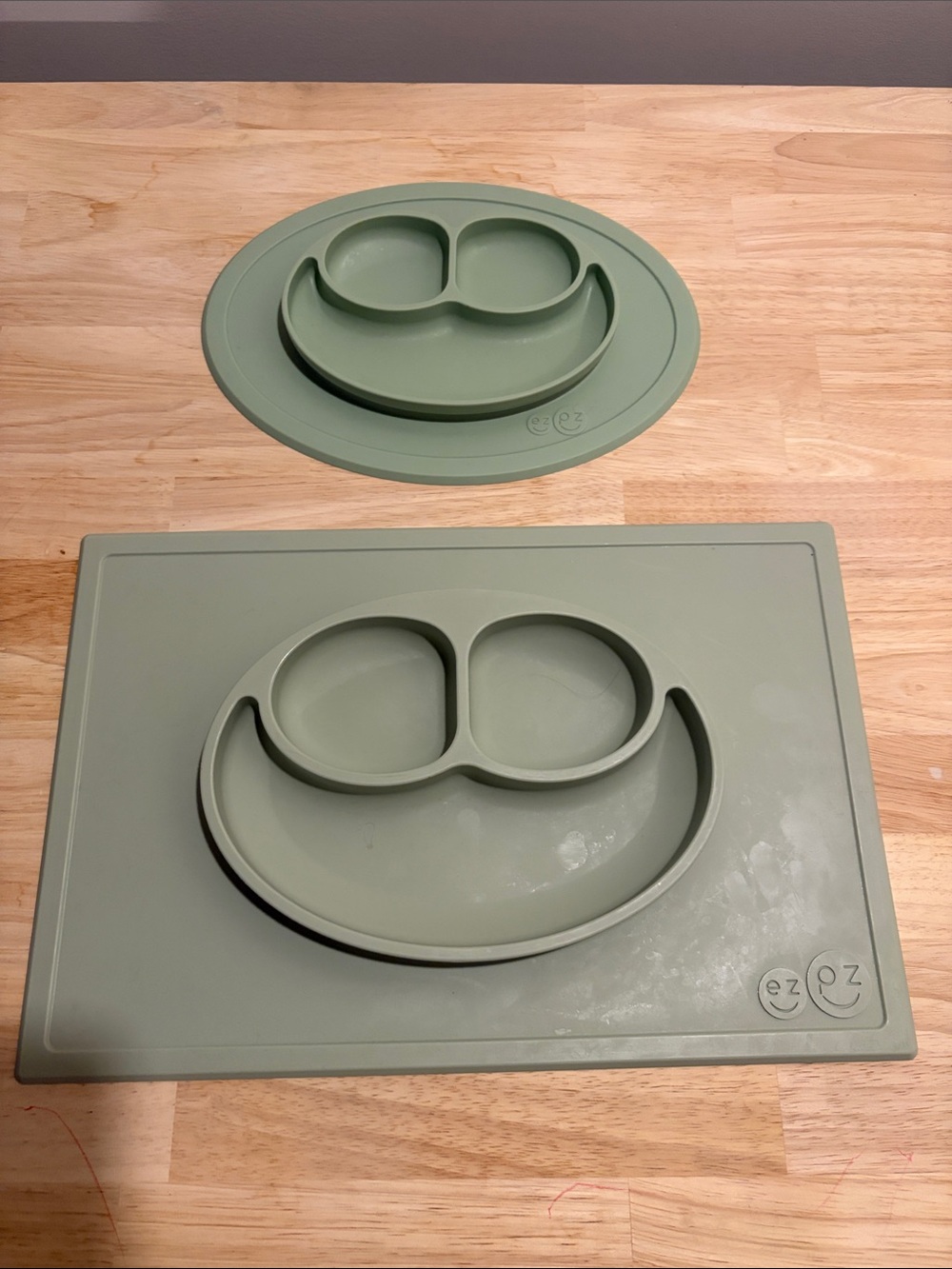 Ezpz Silicone Suction Placemat & Divided Plate Set in Sage Green